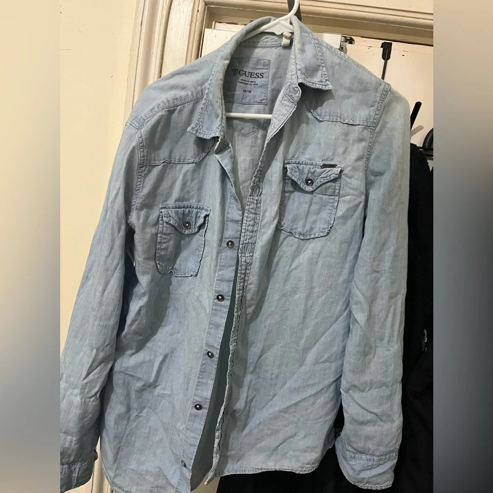 Guess - Picture 1 of 2